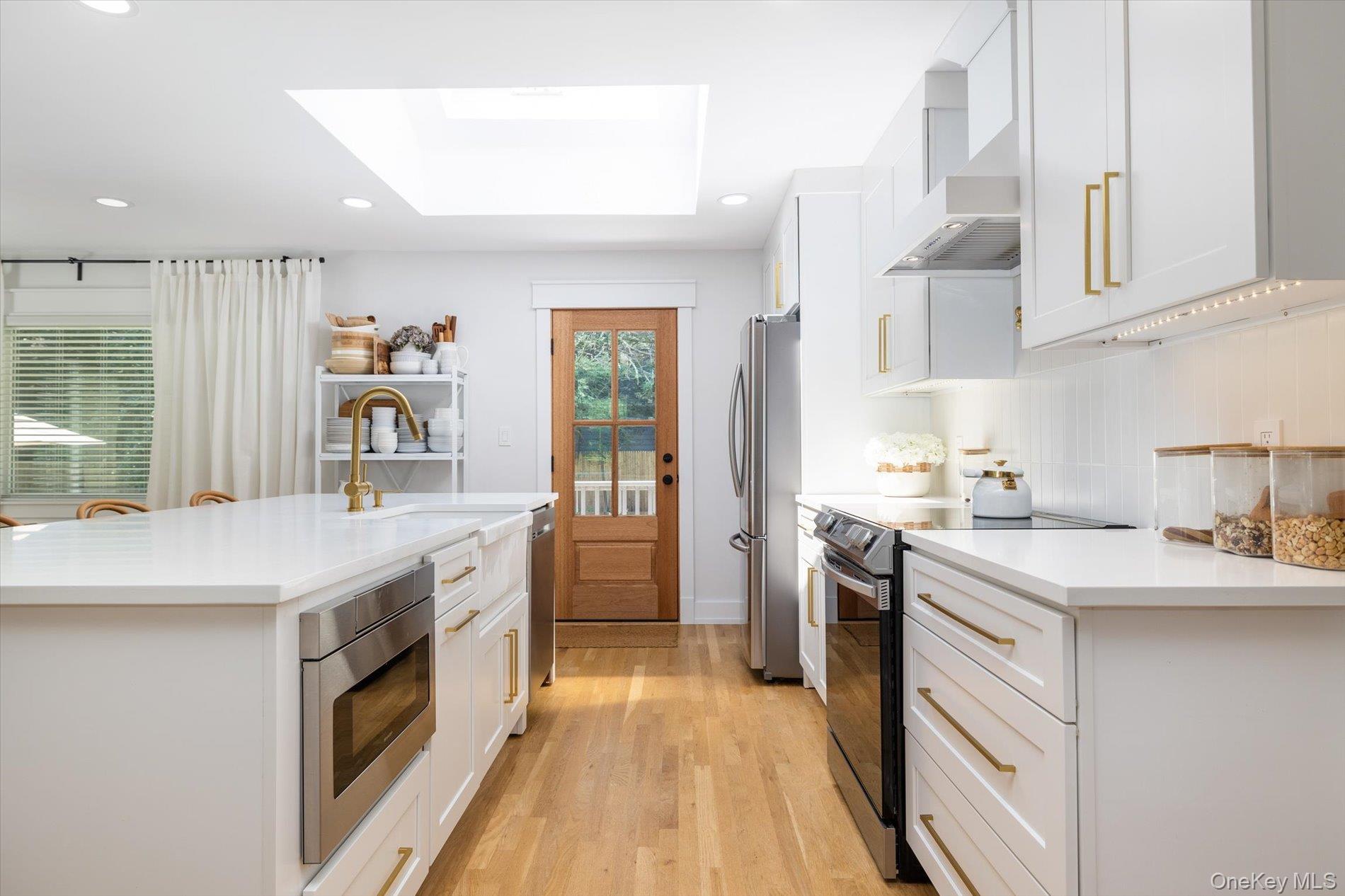 2 Meadowlark Lane, Huntington, NY 11743