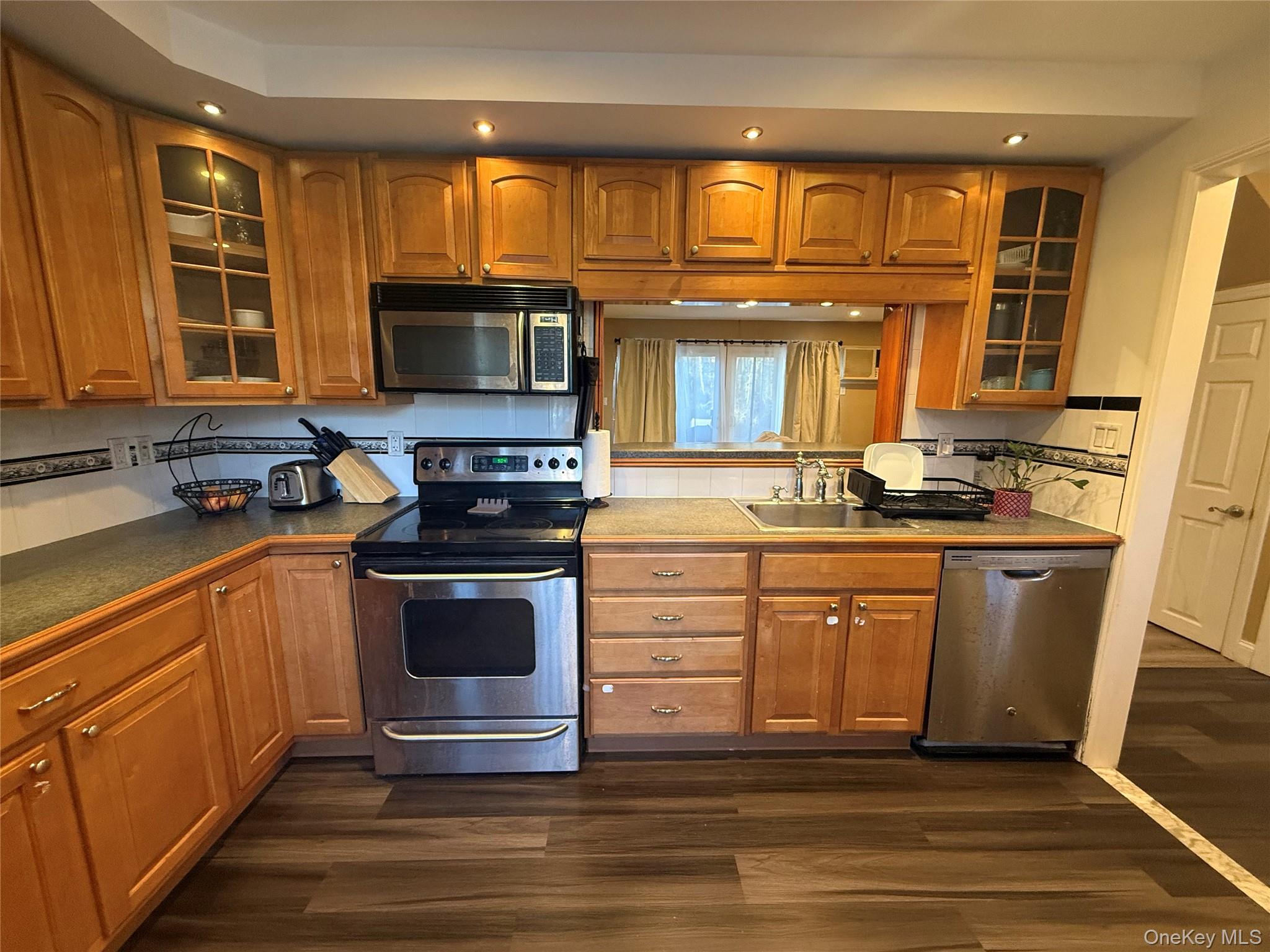 1604 Chelsea Cove S, Hopewell Junction, NY 12533