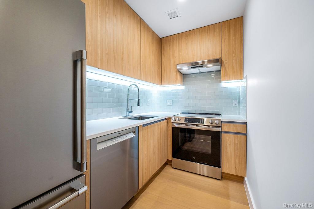 150-02 Northern Blvd # 4K, Flushing, NY 11354