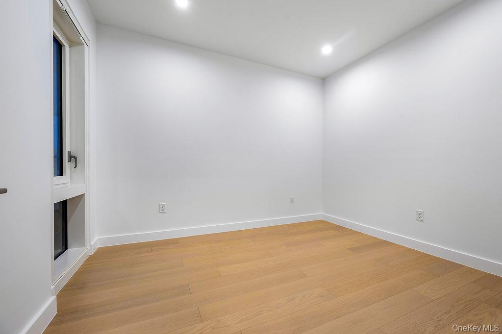 150-02 Northern Boulevard # 4K, Flushing, NY 11354