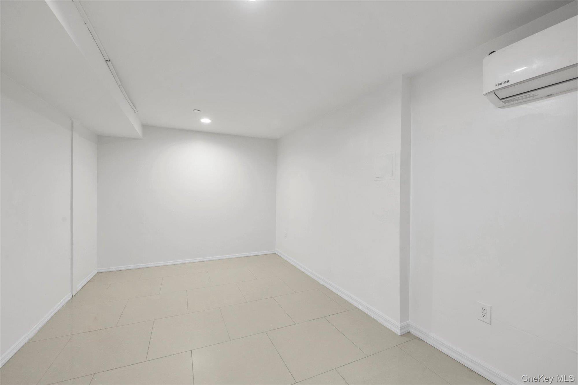 14734 224th Street, Jamaica, NY 11413