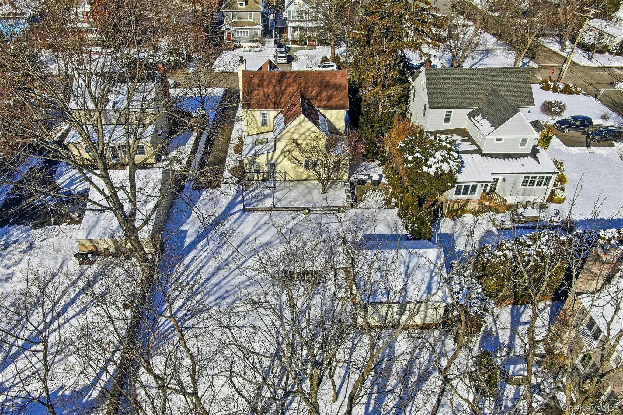 13 Walnut Street, Glen Head, NY 11545