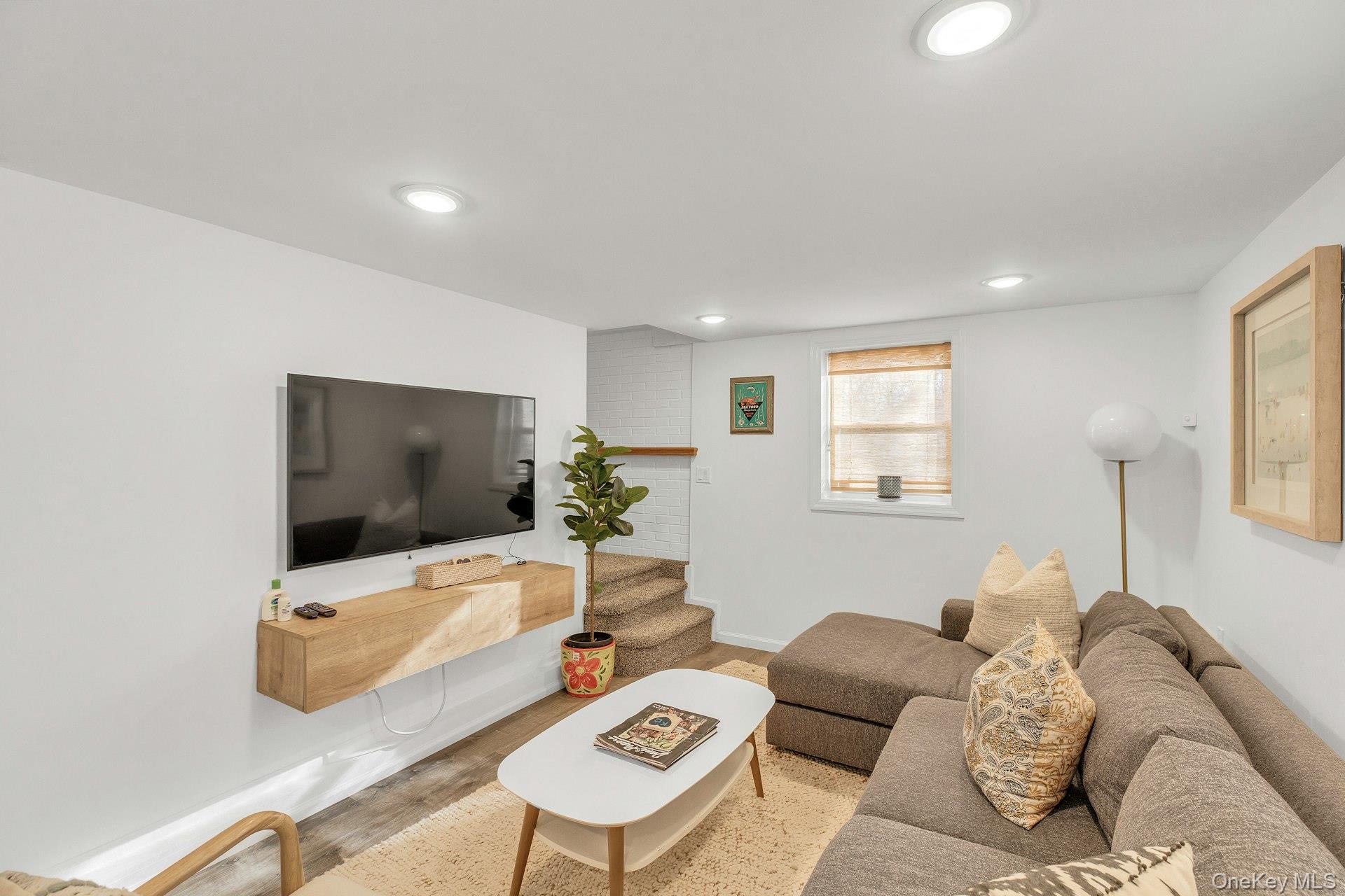 79 School Street, Hampton Bays, NY 11946