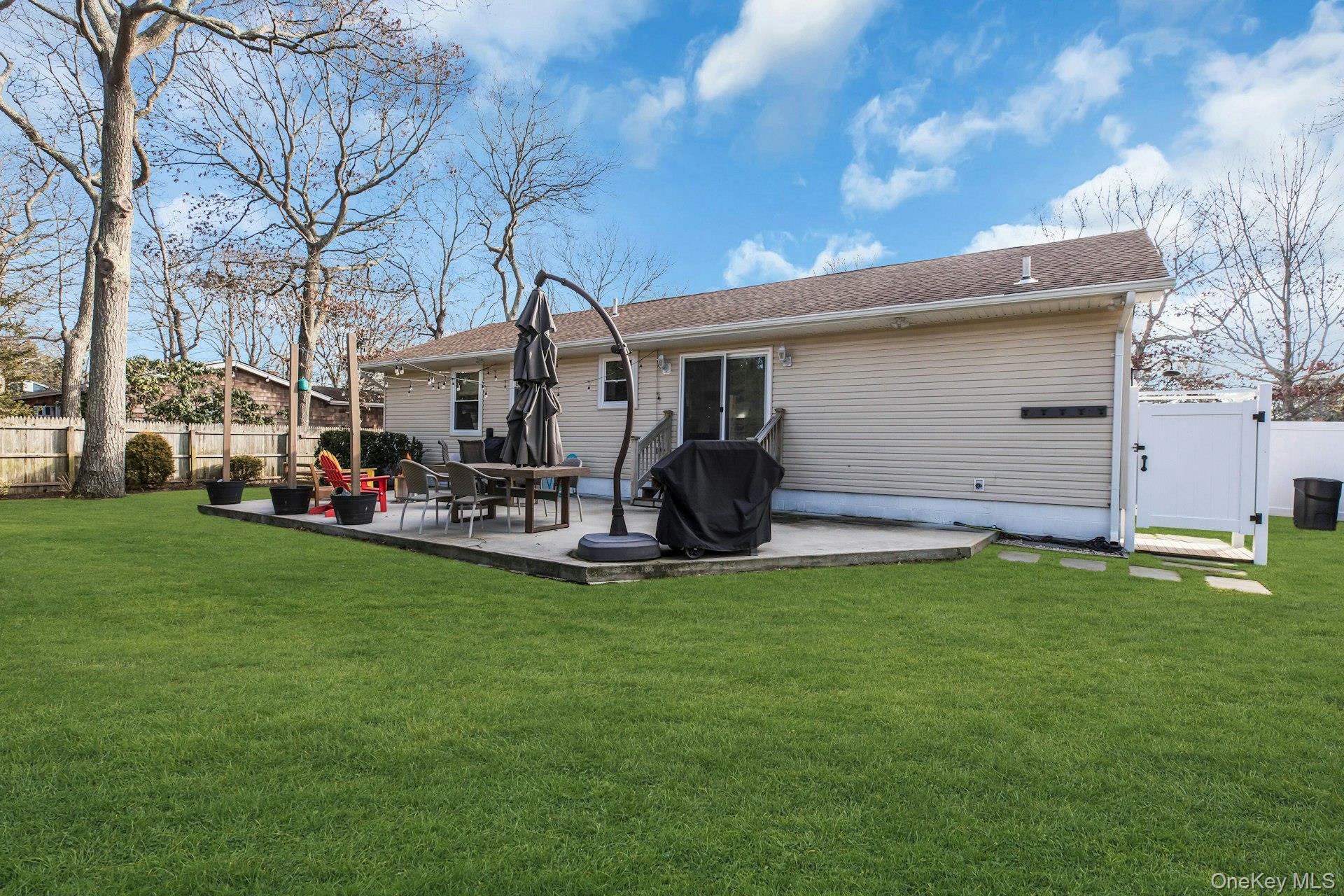 79 School Street, Hampton Bays, NY 11946