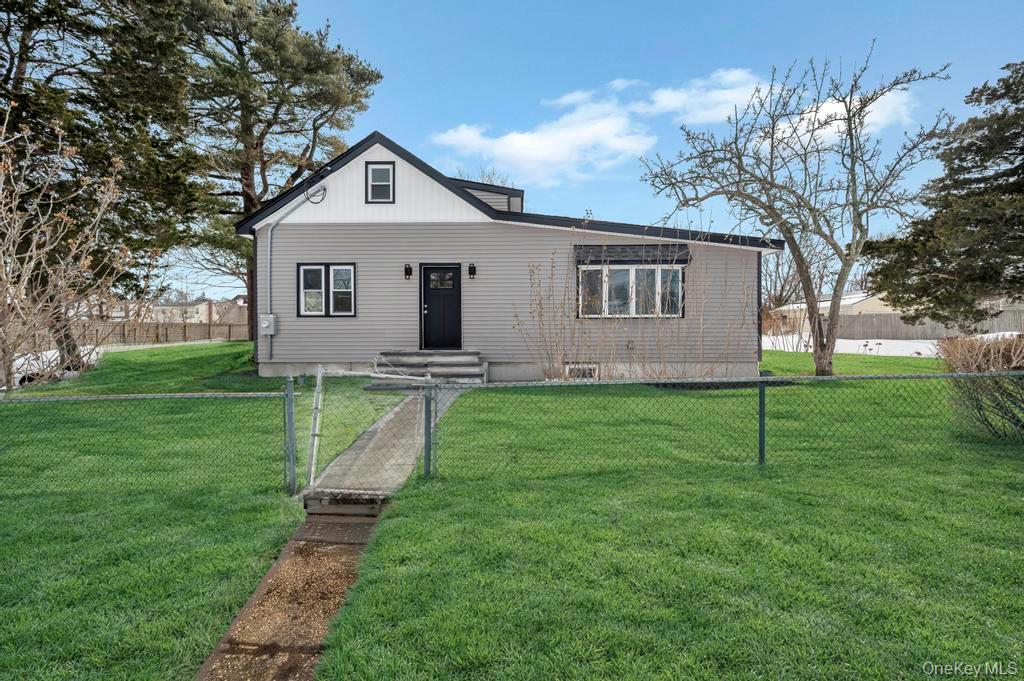 74 Lincoln Avenue, Islip Terrace, NY 11752