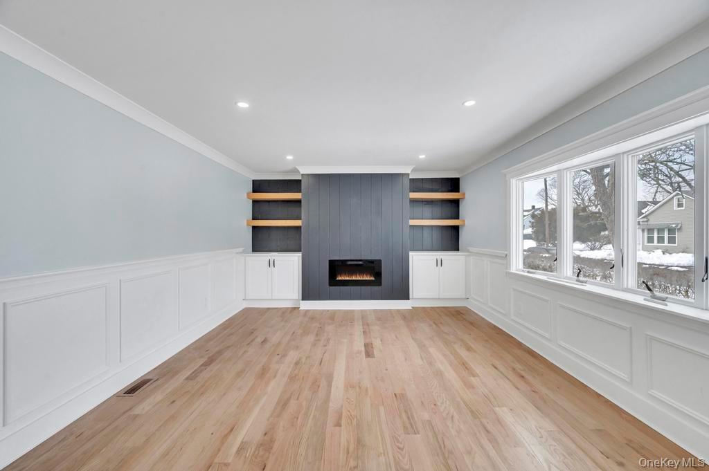 74 Lincoln Avenue, Islip Terrace, NY 11752