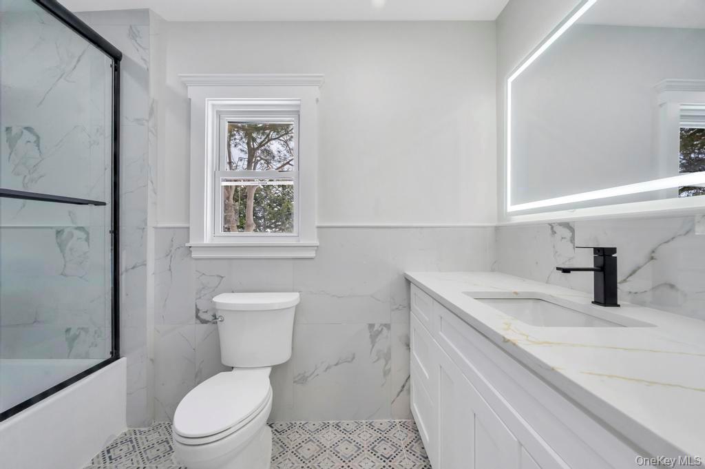 74 Lincoln Avenue, Islip Terrace, NY 11752