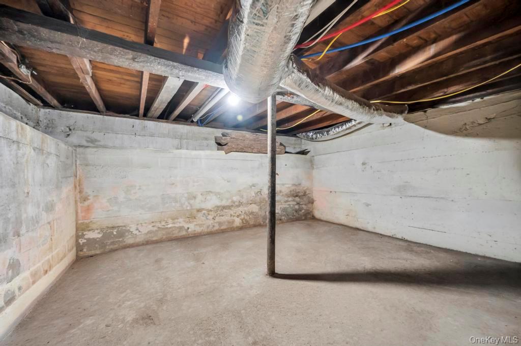 74 Lincoln Avenue, Islip Terrace, NY 11752