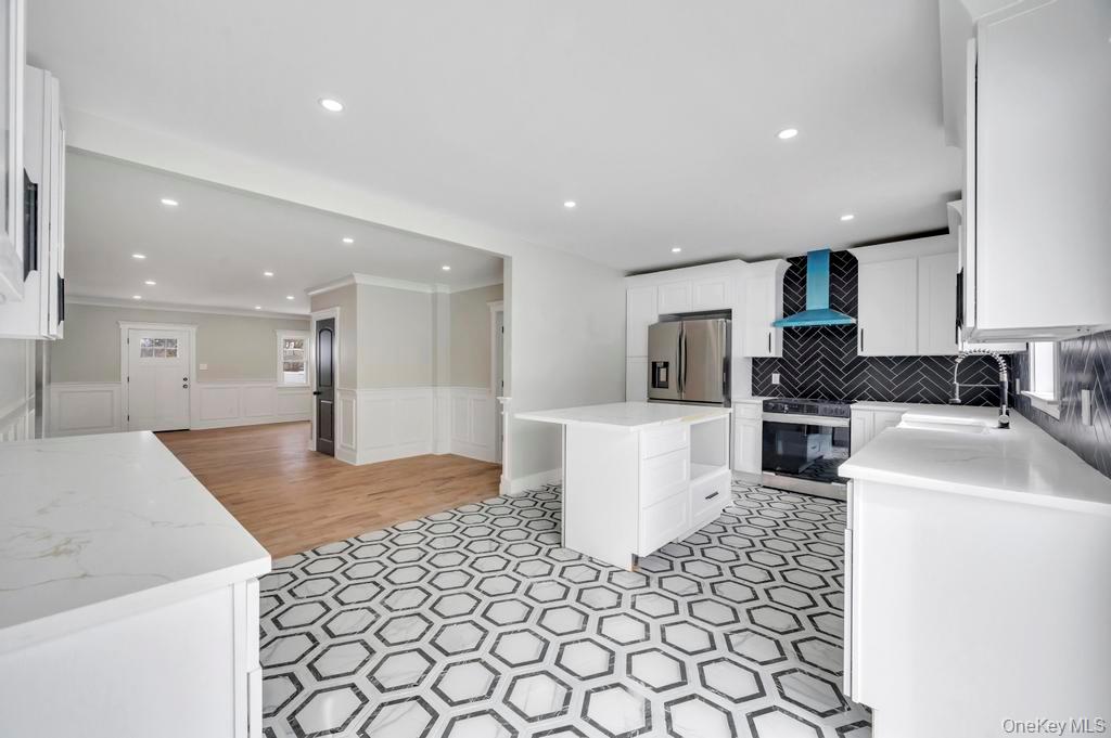 74 Lincoln Avenue, Islip Terrace, NY 11752