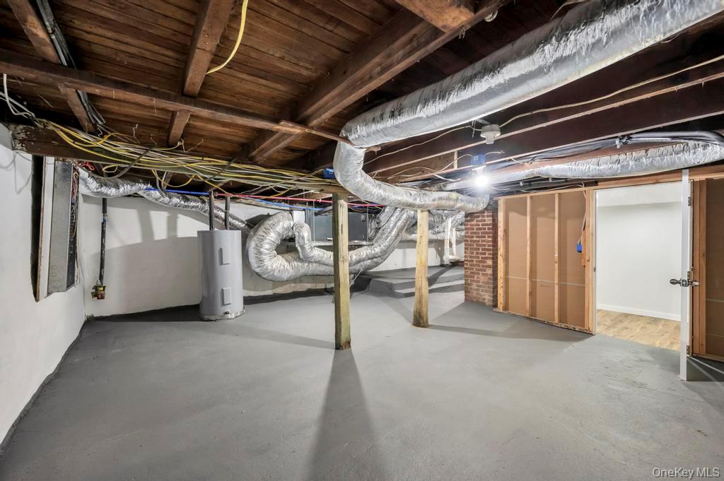 74 Lincoln Avenue, Islip Terrace, NY 11752