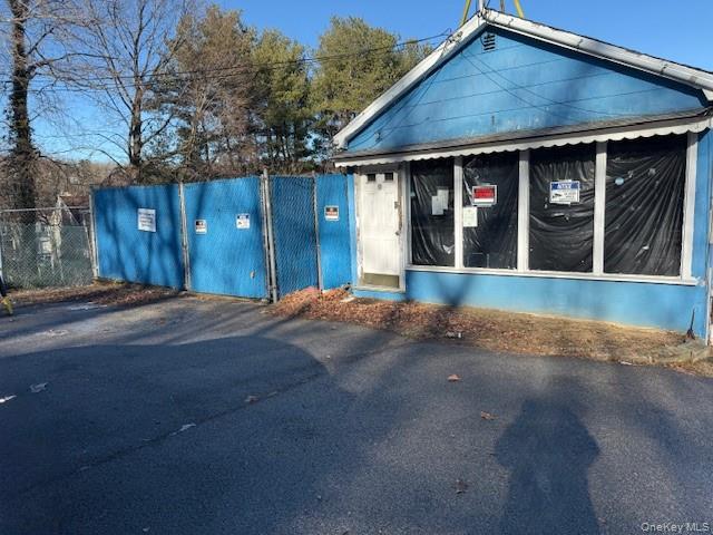 214 Dobbs Ferry Road, White Plains, NY 10607