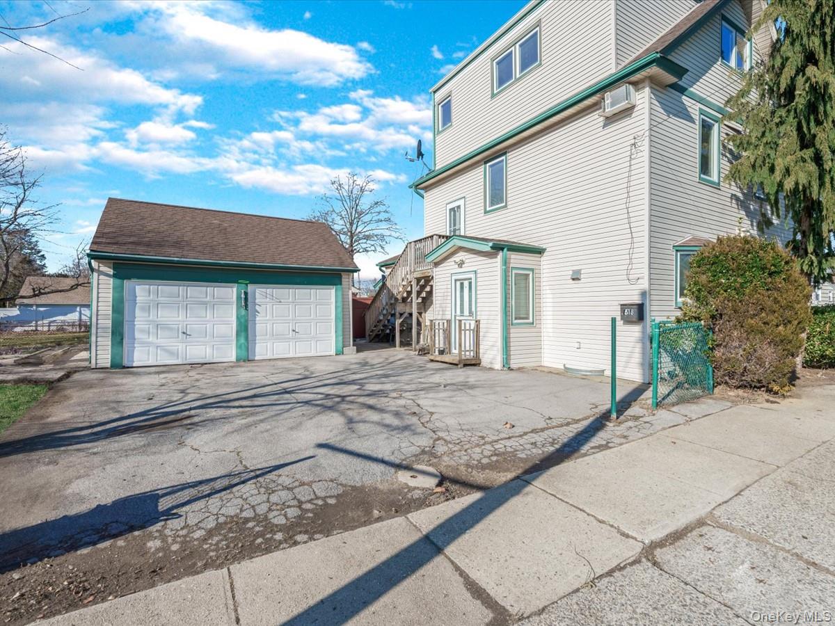 618 Jennings Avenue, West Hempstead, NY 11552