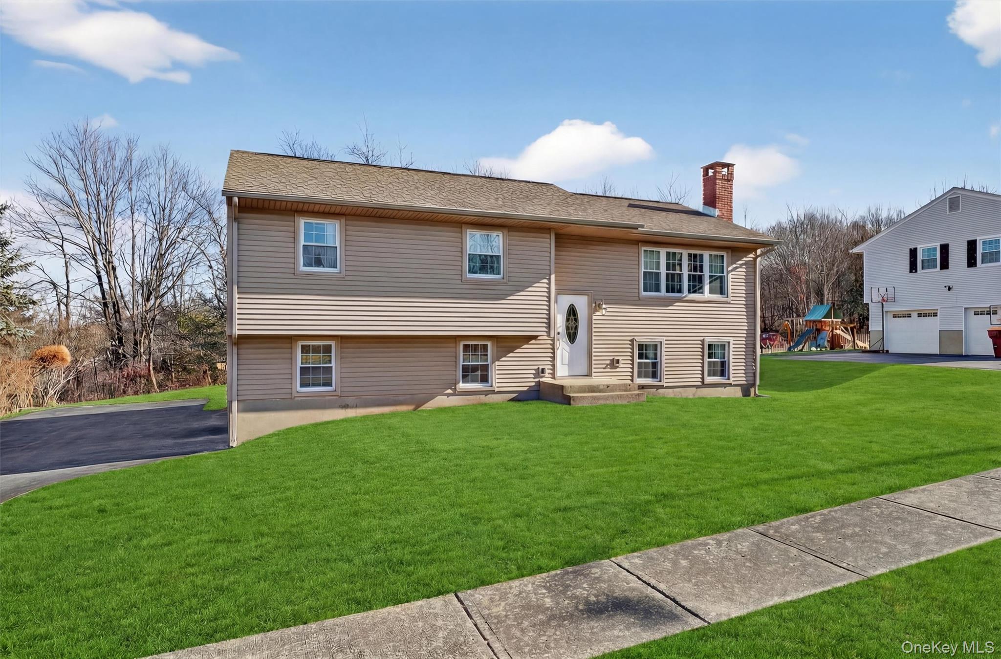 11 Hilltop Lane, Warwick, NY 10990