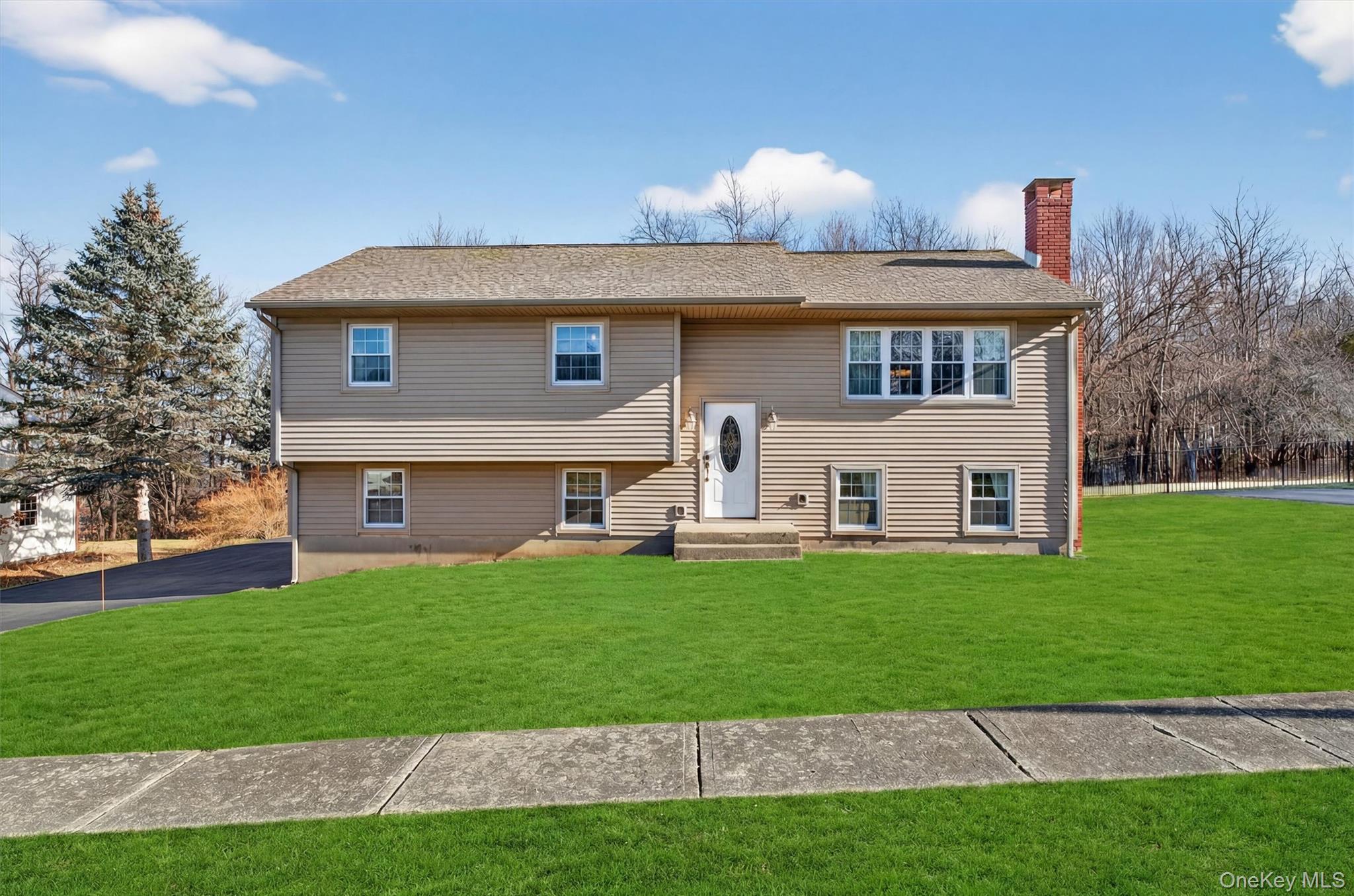 11 Hilltop Lane, Warwick, NY 10990