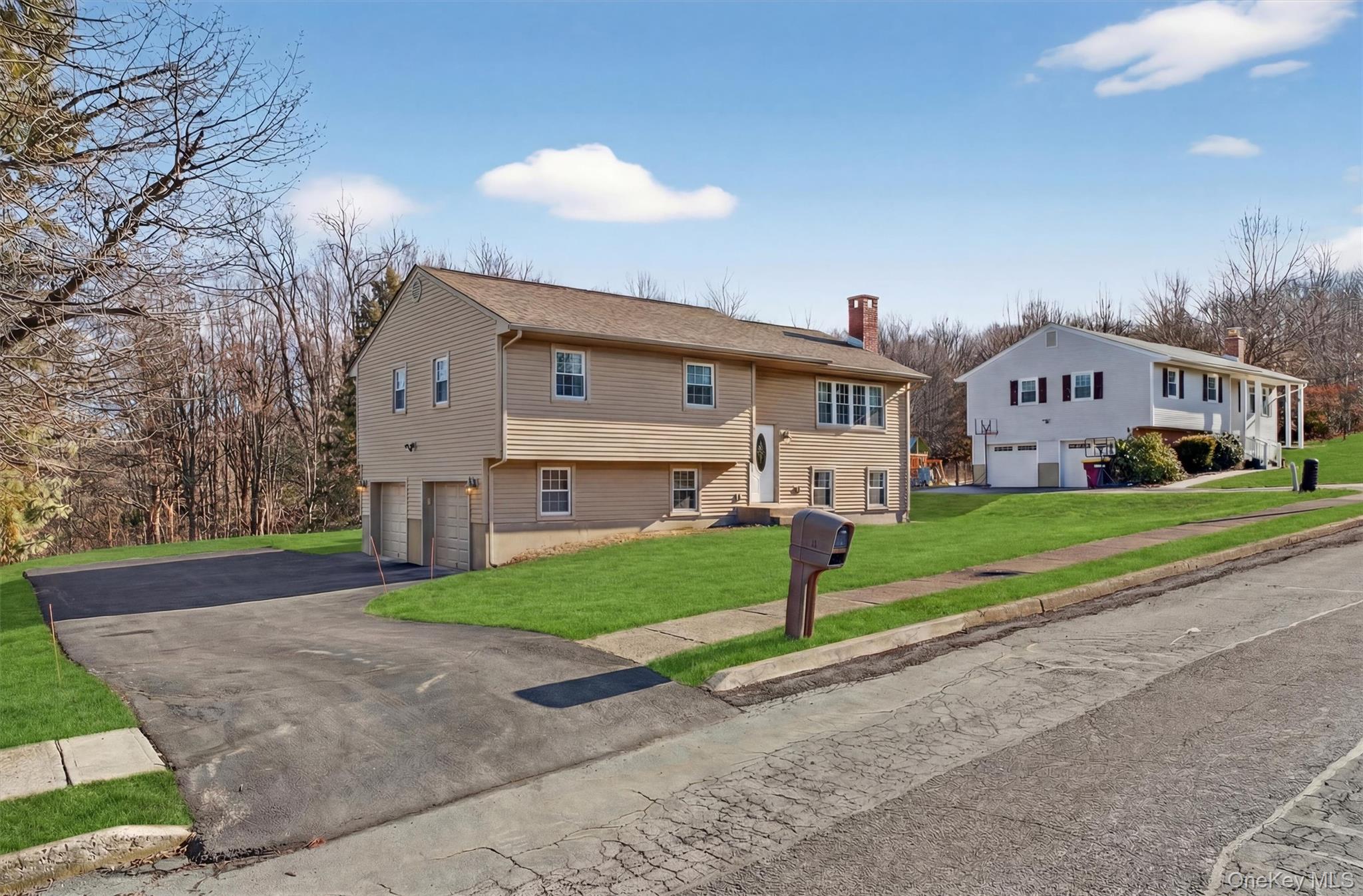 11 Hilltop Lane, Warwick, NY 10990