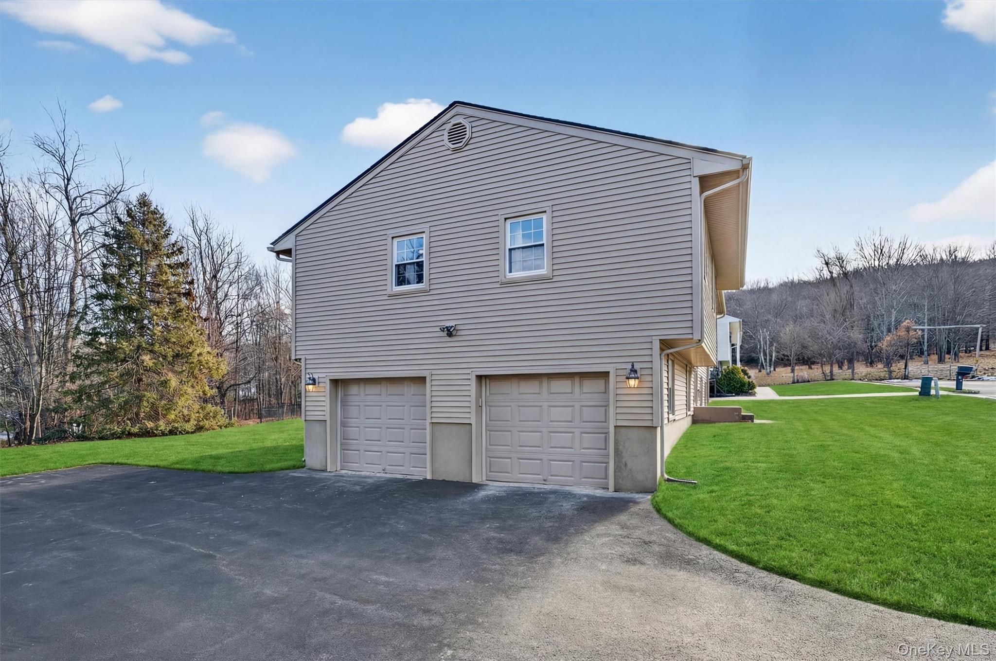 11 Hilltop Lane, Warwick, NY 10990