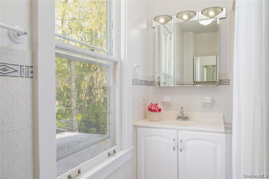 66 Drake Road, Scarsdale, NY 10583