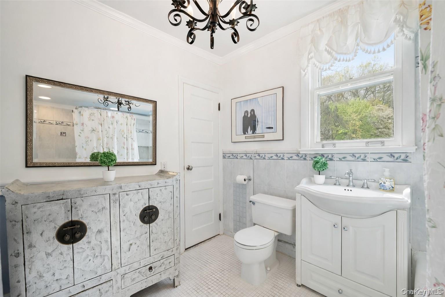 66 Drake Road, Scarsdale, NY 10583