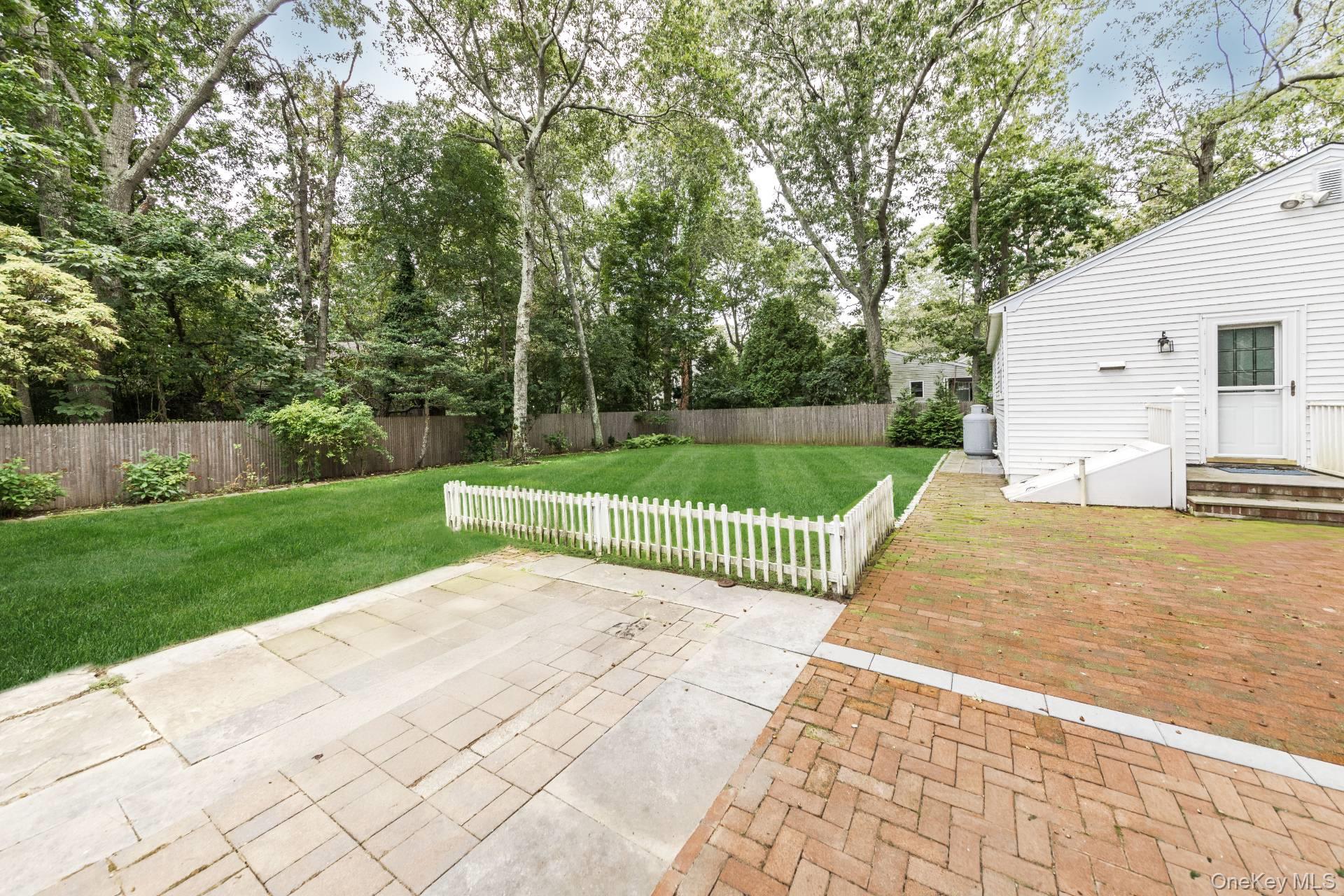 19 16th Street, East Hampton, NY 11937