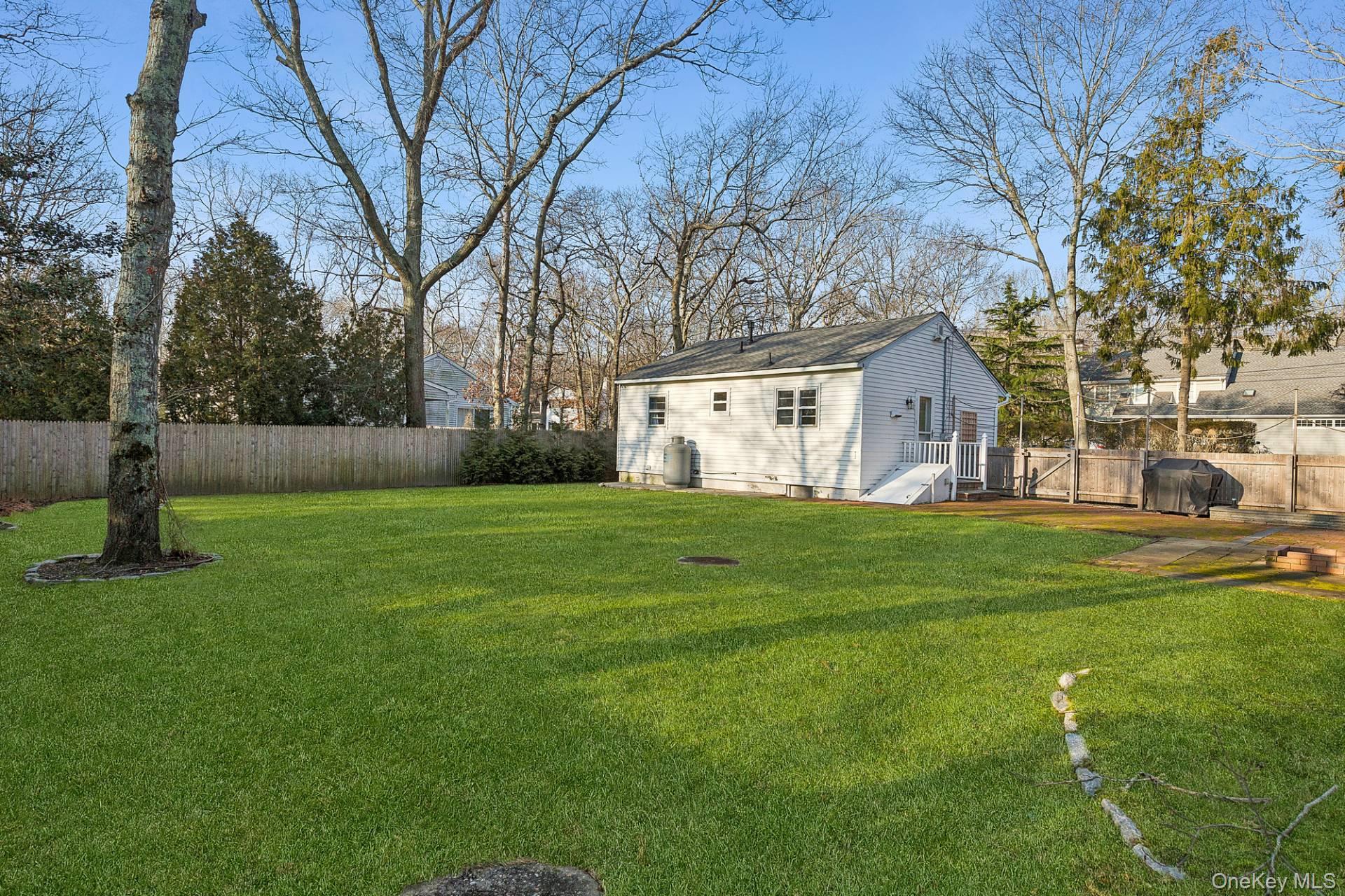 19 16th Street, East Hampton, NY 11937