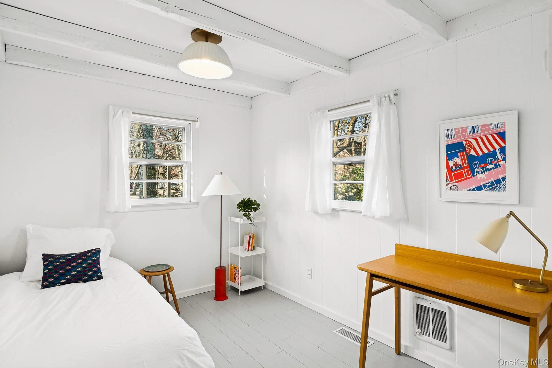 19 16th Street, East Hampton, NY 11937