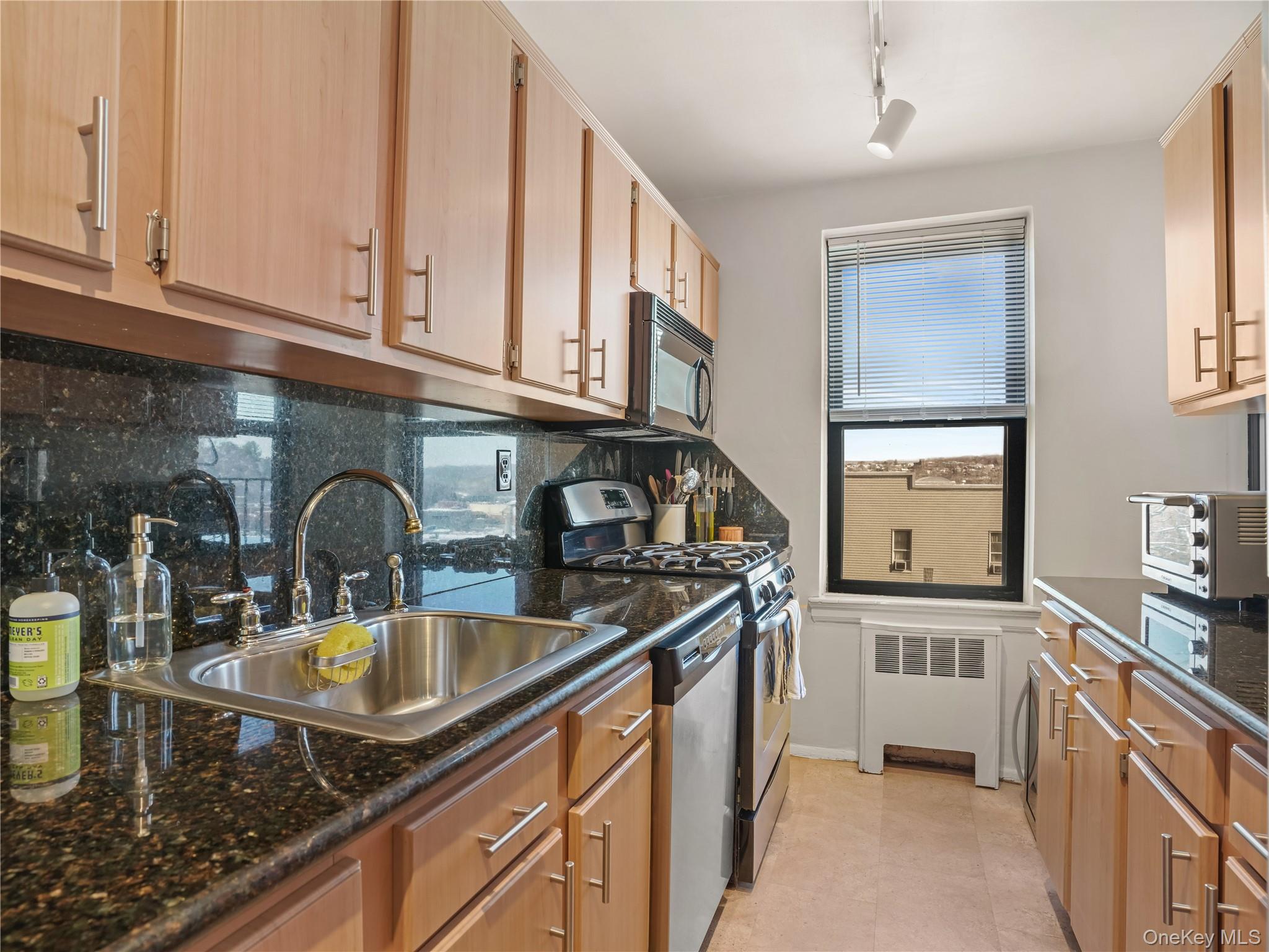 10 Franklin Avenue # 2G, White Plains, NY 10601