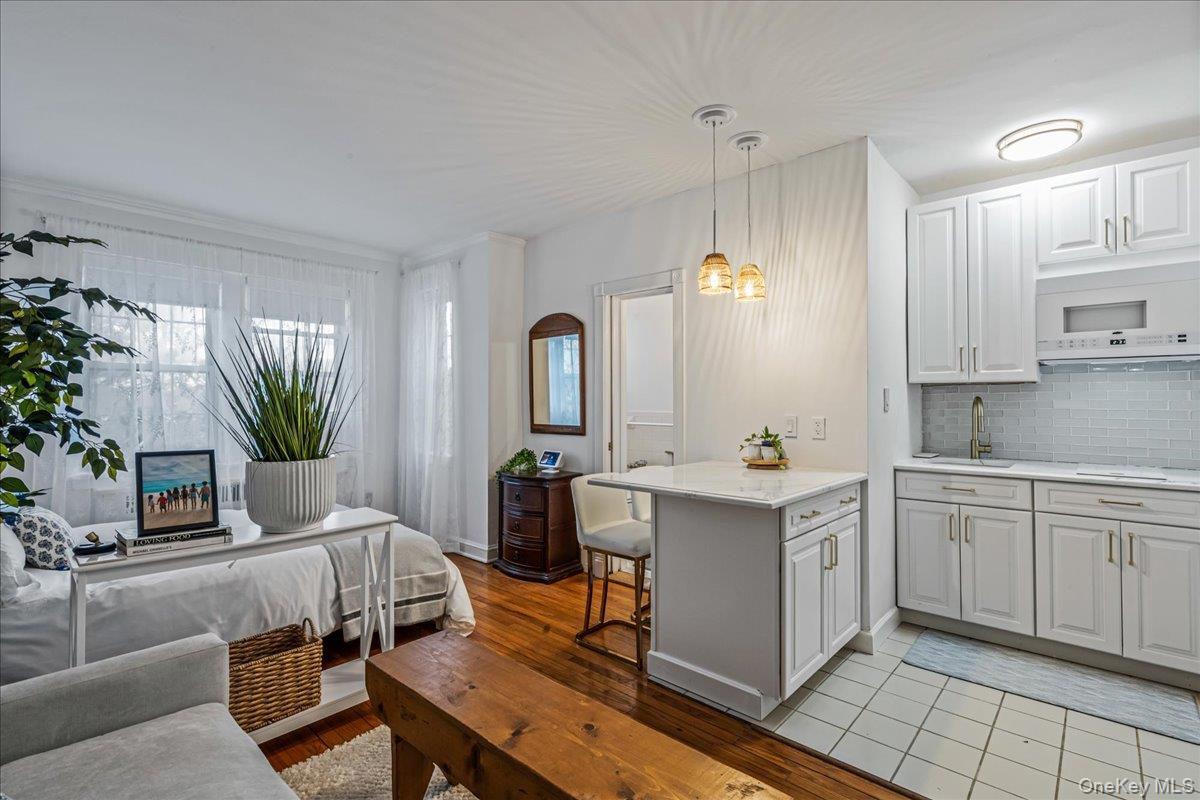 36 Hamilton Place # 3-J, Garden City, NY 11530