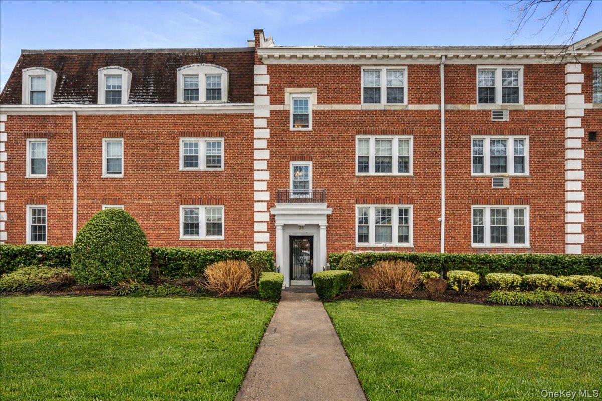 36 Hamilton Place # 3-J, Garden City, NY 11530