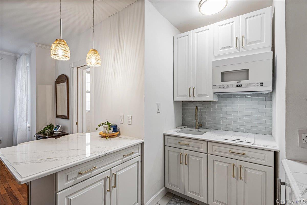 36 Hamilton Place # 3-J, Garden City, NY 11530