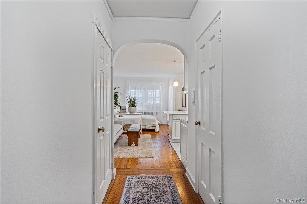 36 Hamilton Place # 3-J, Garden City, NY 11530