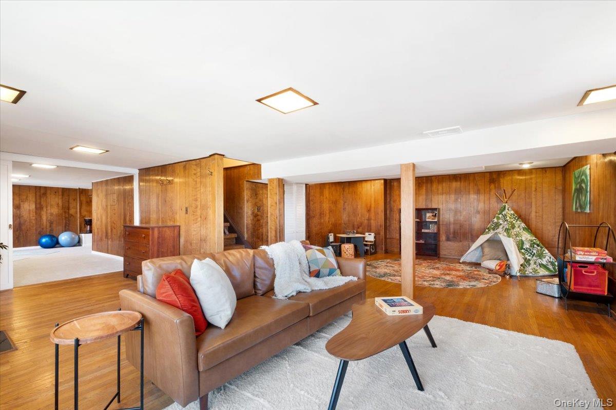 34 Western Drive, Ardsley, NY 10502