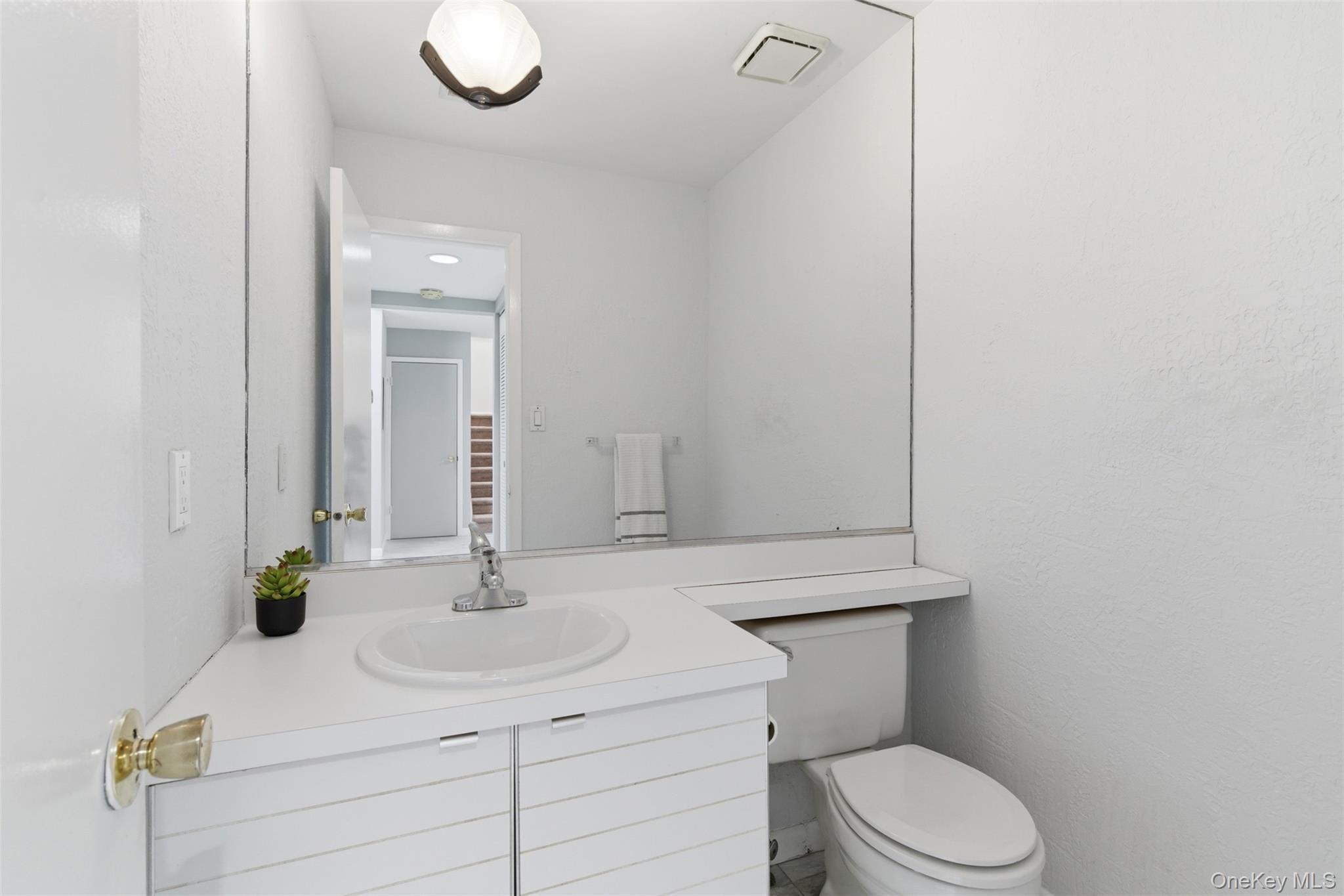 100 Northgate Circle, Melville, NY 11747