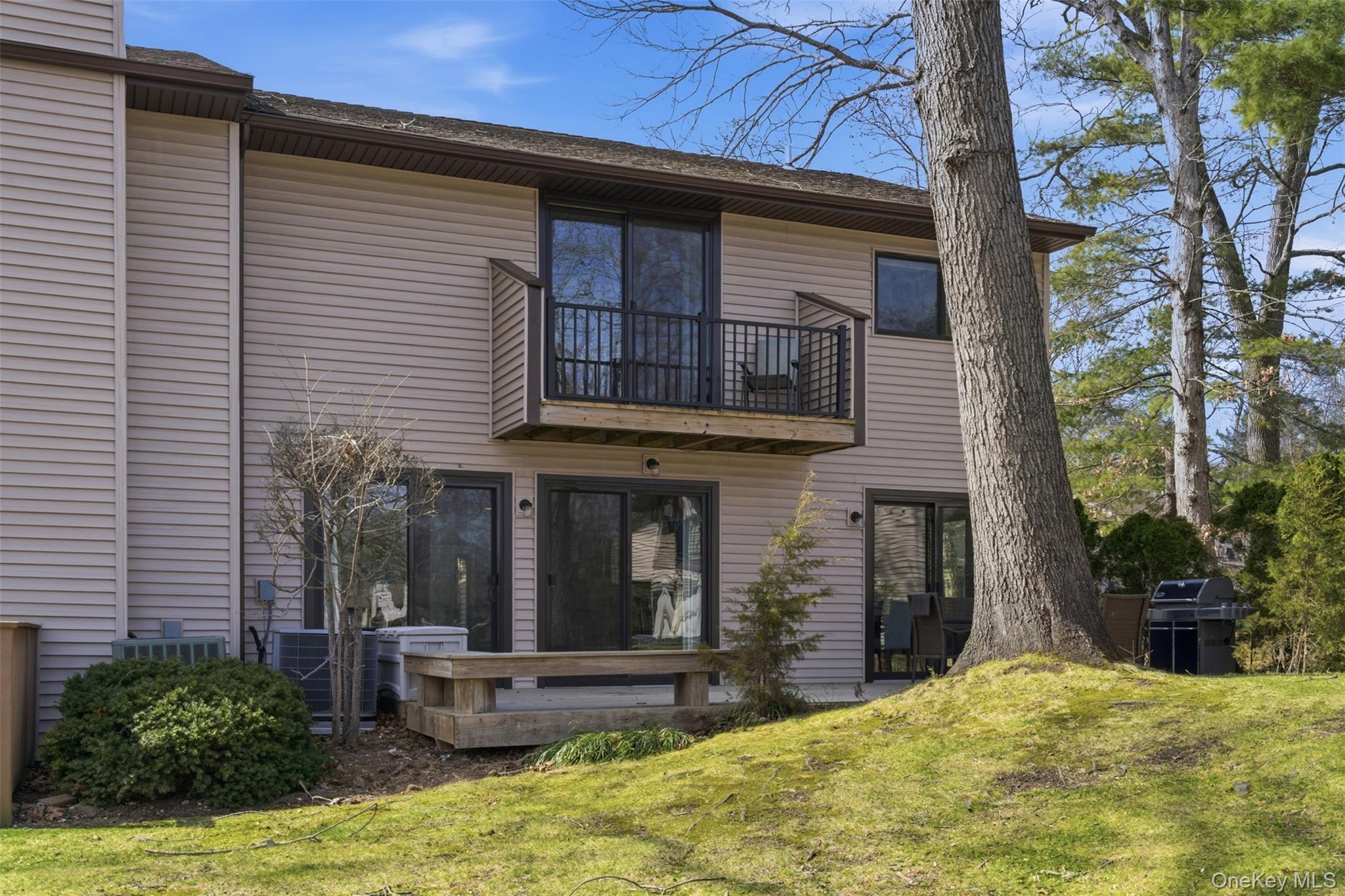 100 Northgate Circle, Melville, NY 11747