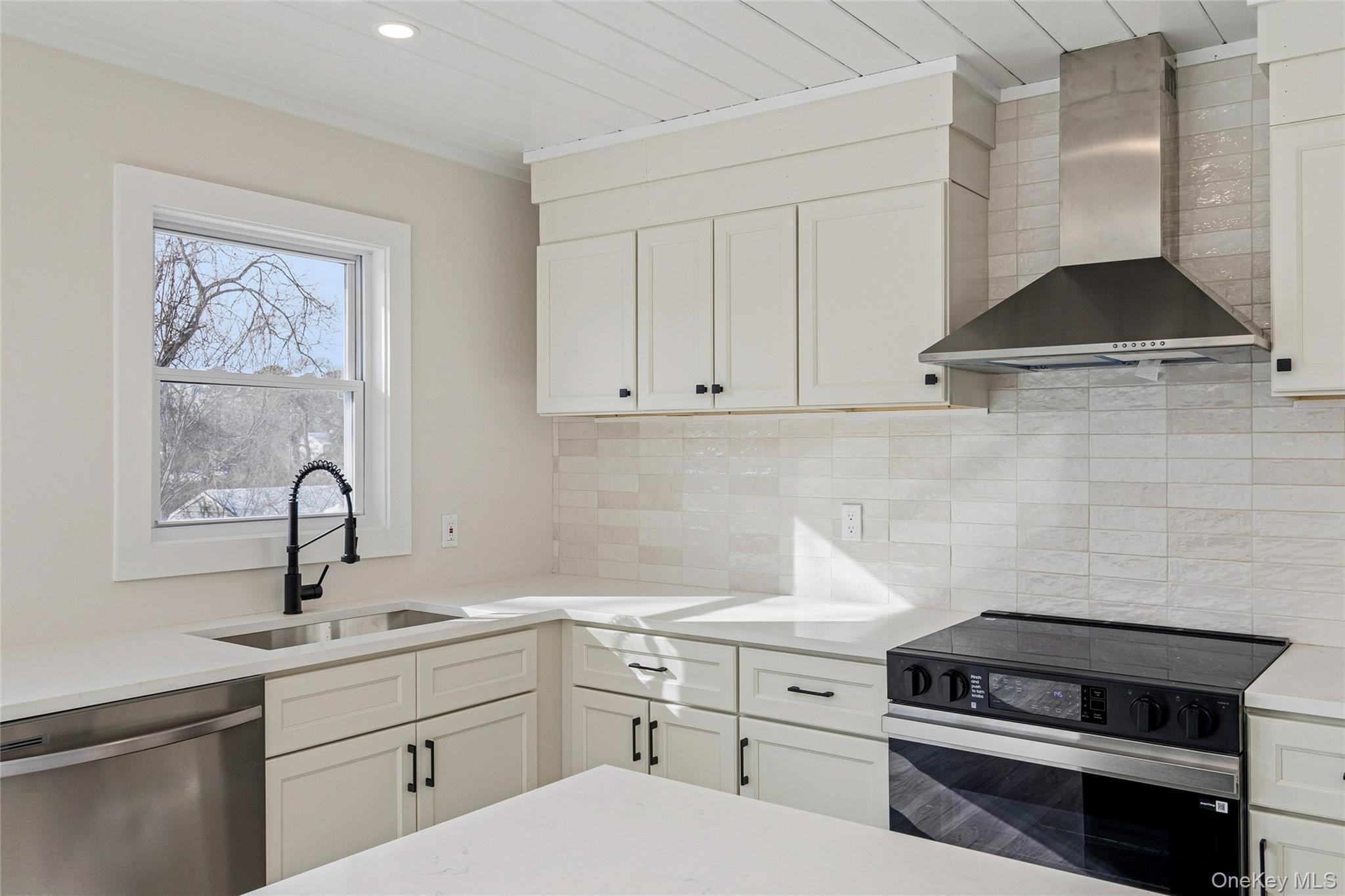 911 Ostrander Avenue, Riverhead, NY 11901