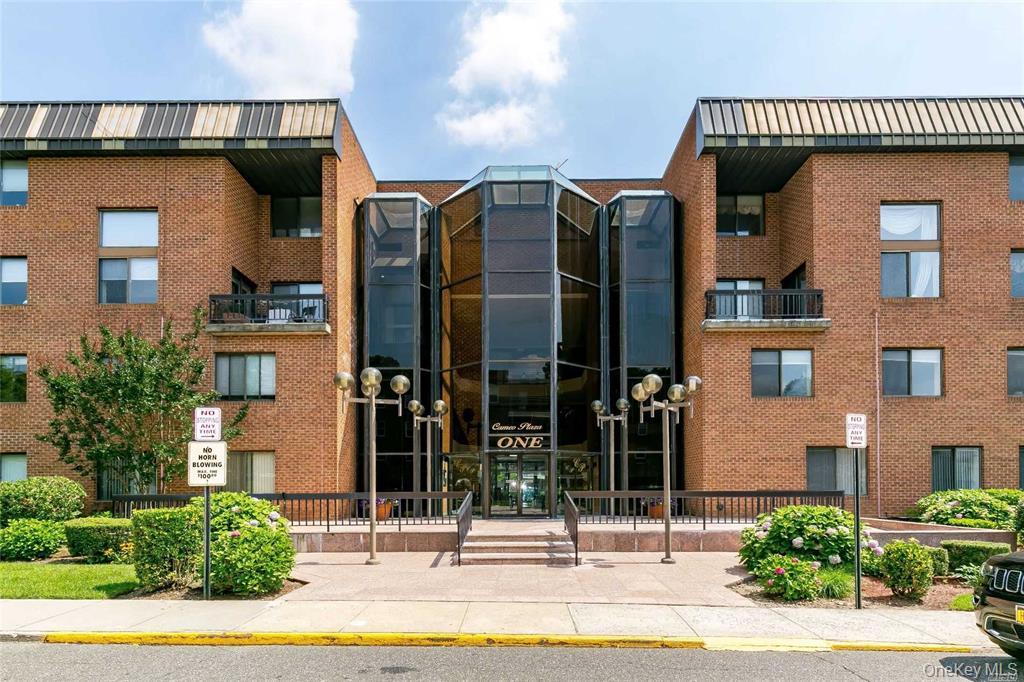 1 Ipswich Avenue # 128, Great Neck, NY 11021