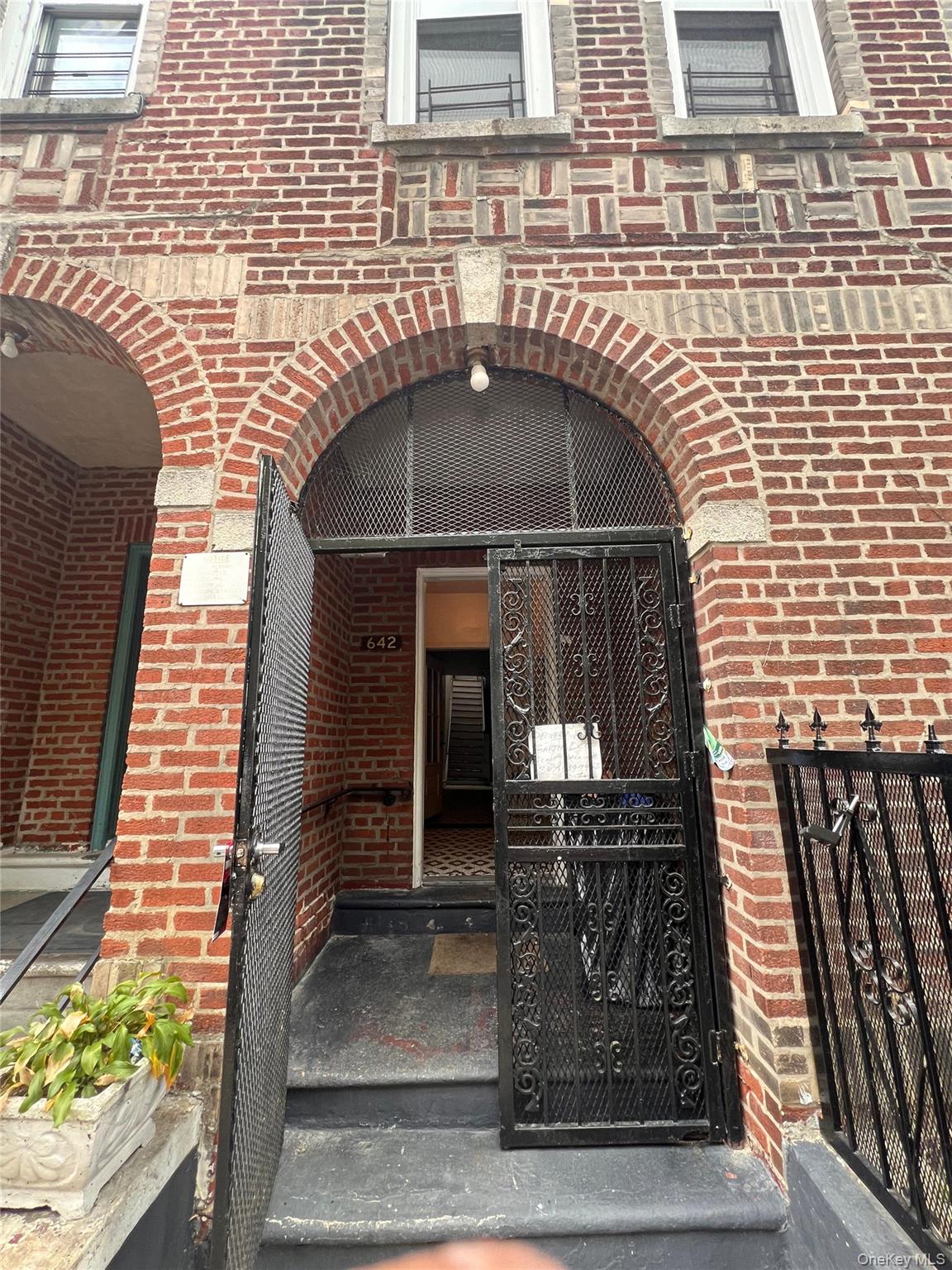 642 E 223rd Street, Bronx, NY 10466