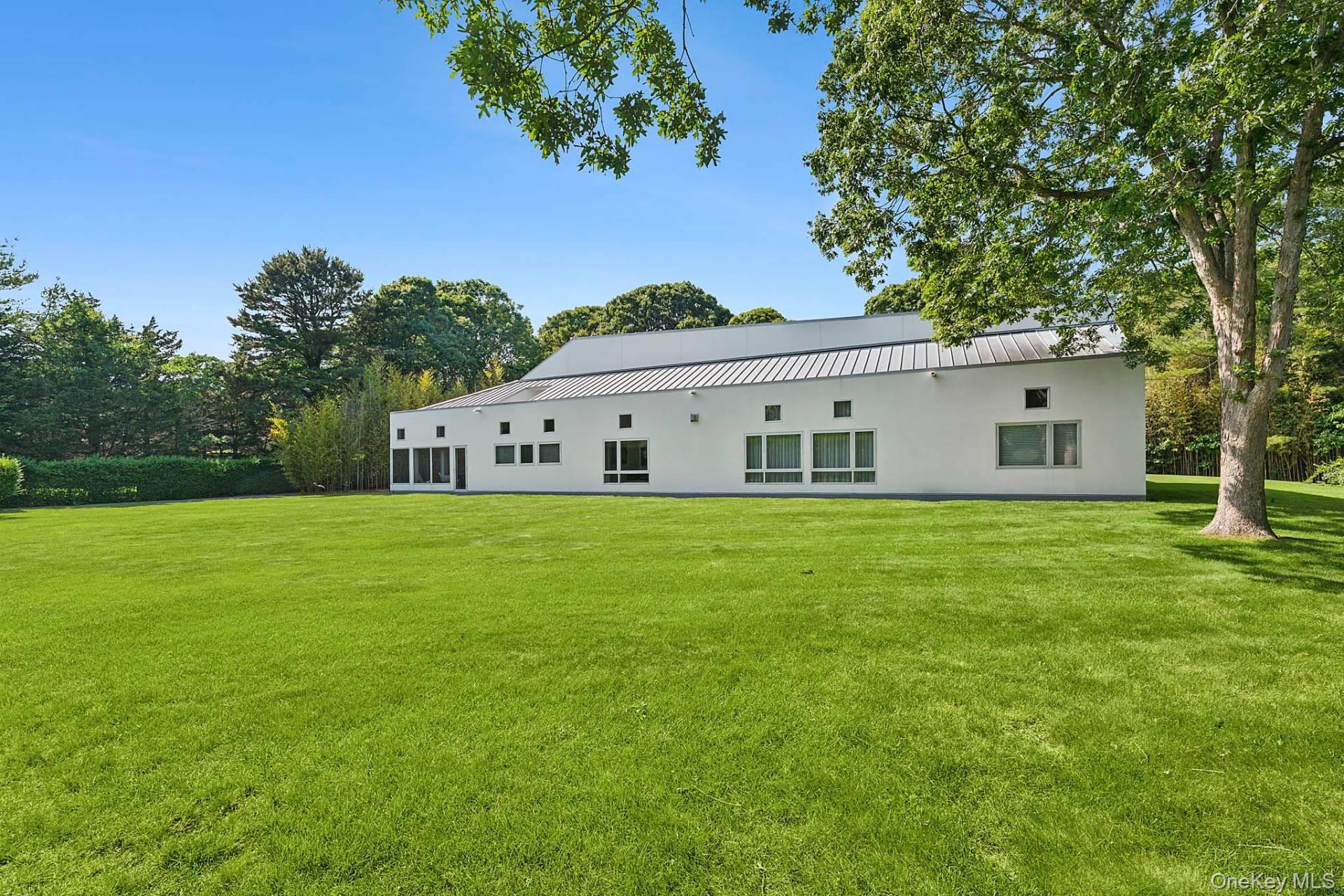 210 Narrow Lane E, Sagaponack, NY 11962