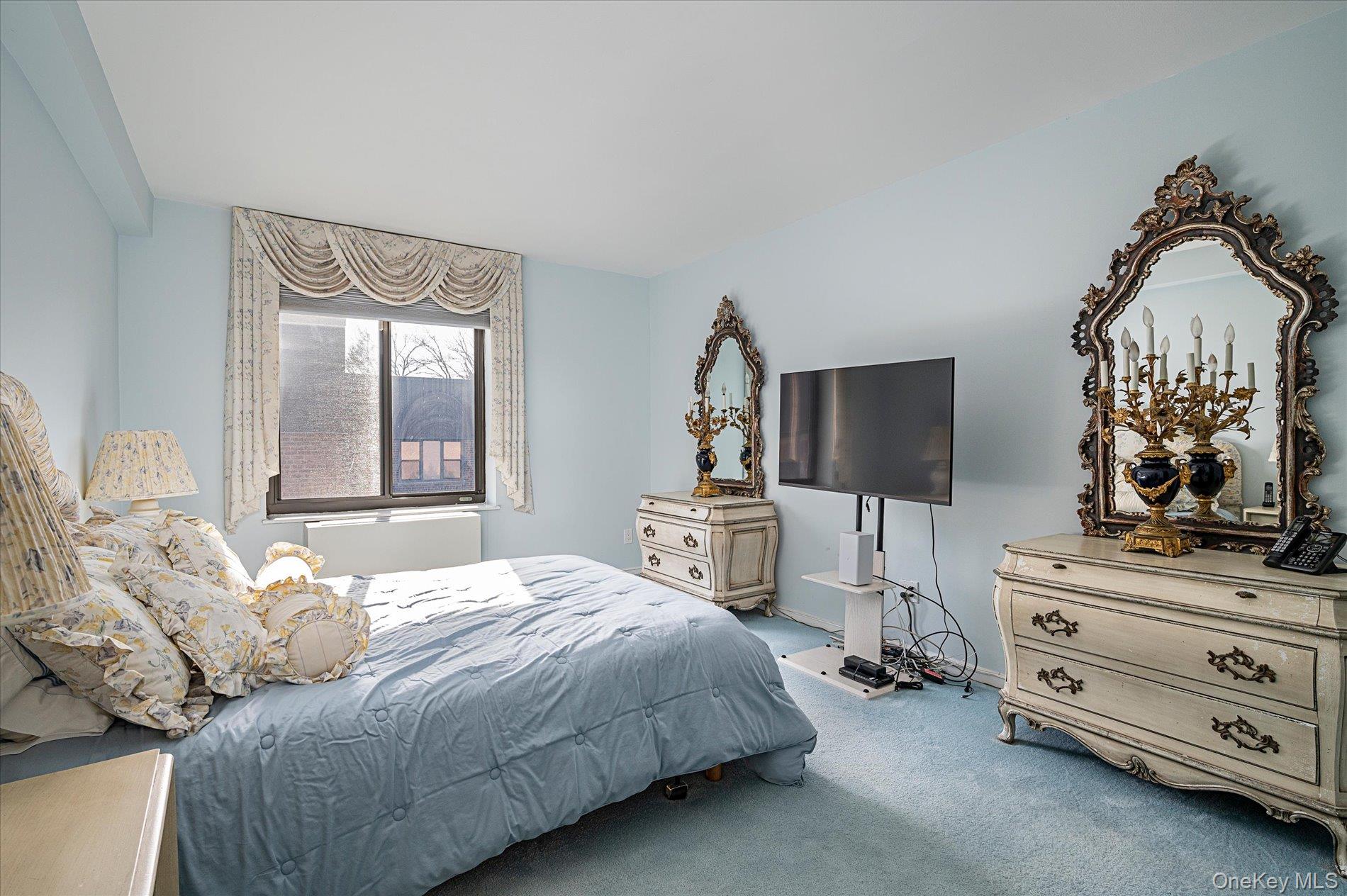 20 Gilchrest Road # 3D, Great Neck, NY 11021