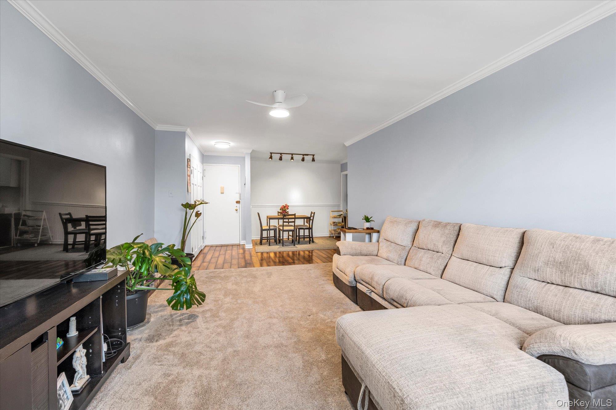 44-20 Douglaston Parkway # 6B, Douglaston, NY 11363