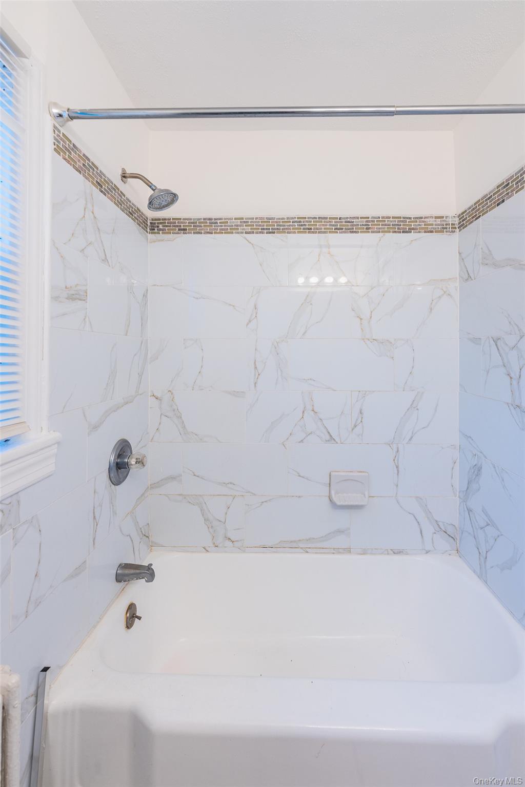 104 Grandview Avenue, Great Neck, NY 11020