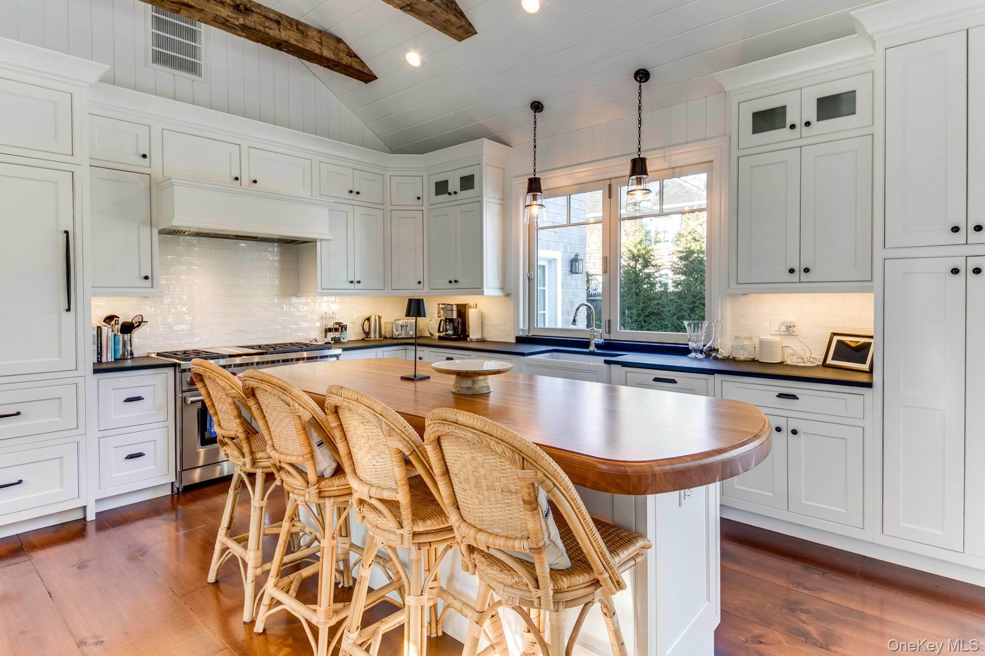 189 Lumber Lane, Bridgehampton, NY 11932