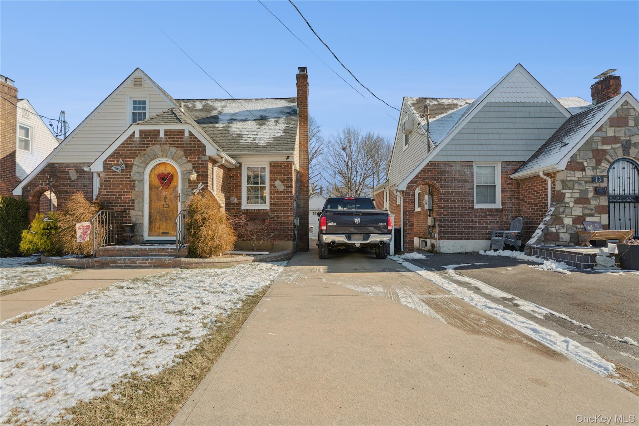 15 N Oceanside Road, Rockville Centre, NY 11570