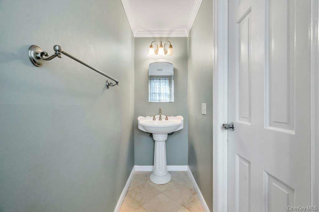 807 Union Avenue, Riverhead, NY 11901