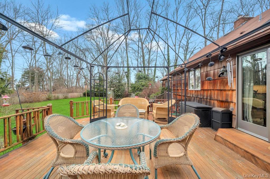 807 Union Avenue, Riverhead, NY 11901