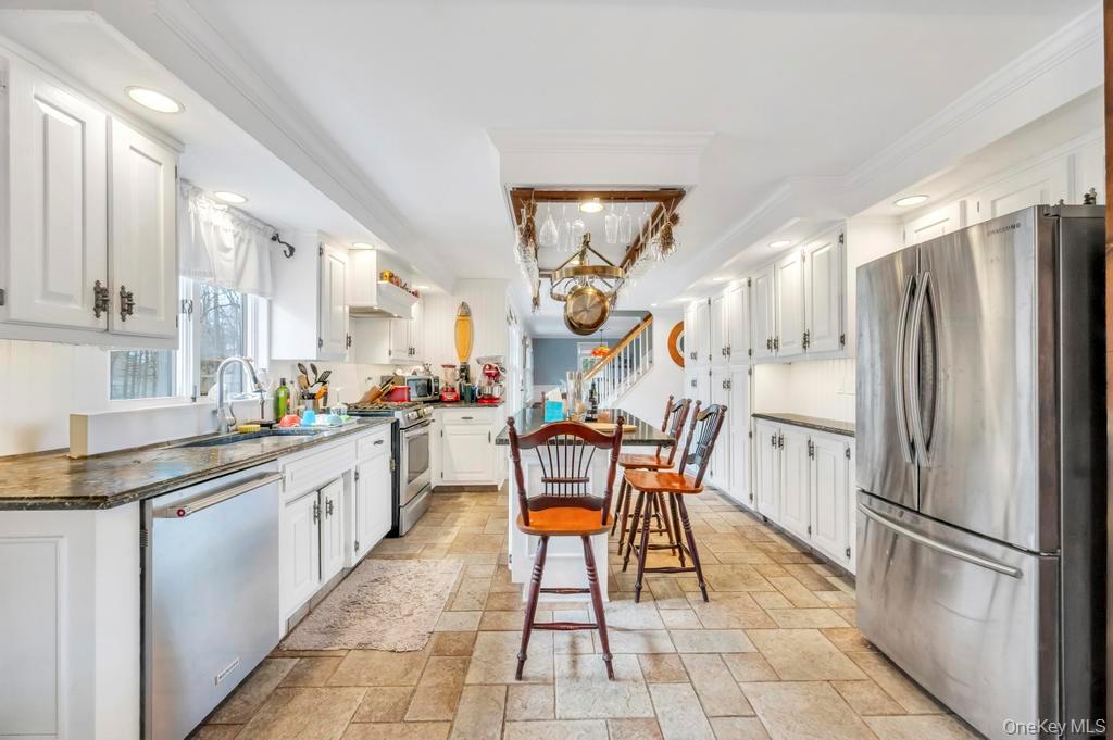 807 Union Avenue, Riverhead, NY 11901