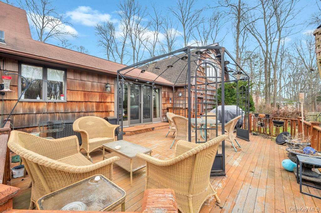 807 Union Avenue, Riverhead, NY 11901