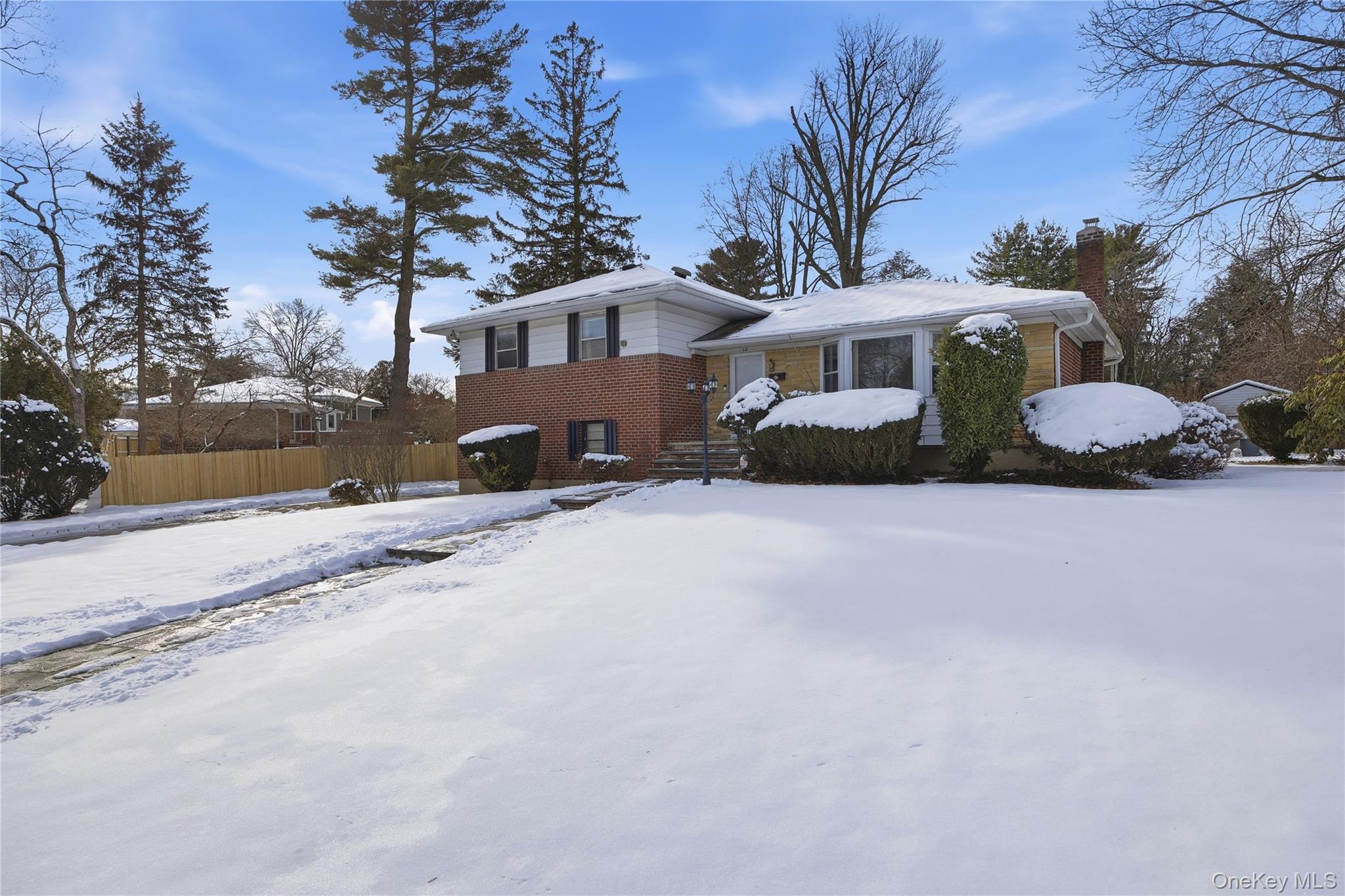 12 Viola Drive, Glen Cove, NY 11542