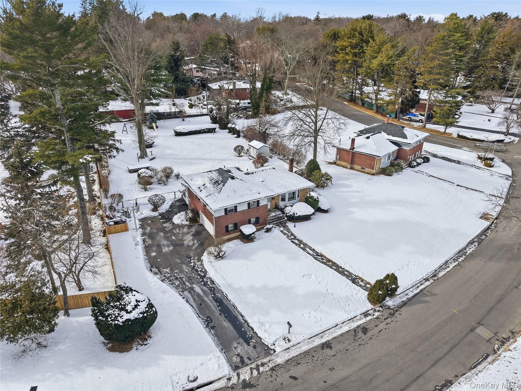 12 Viola Drive, Glen Cove, NY 11542