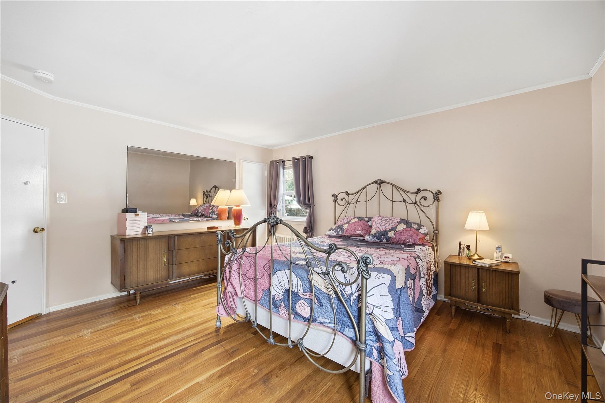 12 Viola Drive, Glen Cove, NY 11542