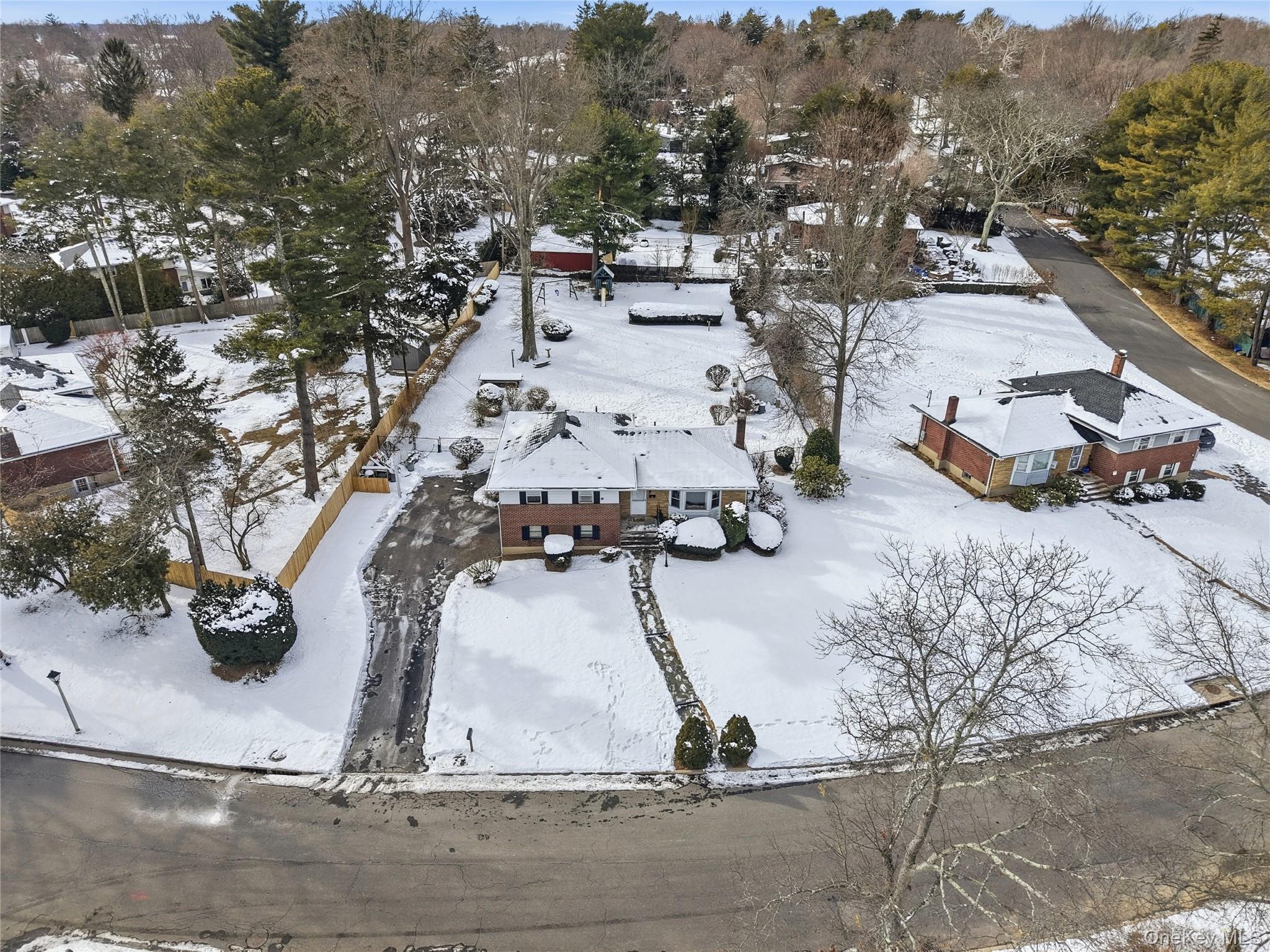 12 Viola Drive, Glen Cove, NY 11542